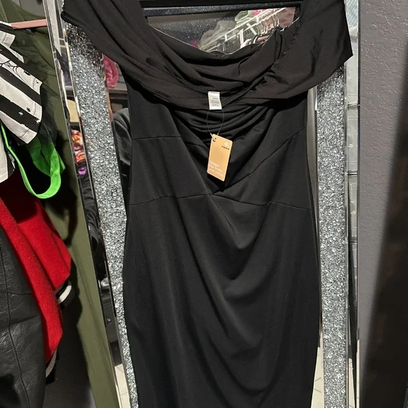 Dress - Picture 5 of 5